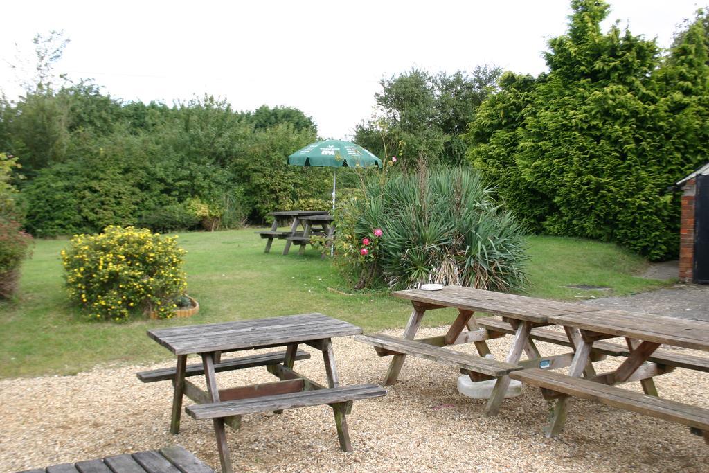 Farmhouse Inn Thaxted Exterior photo